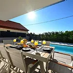 Nostro Porto With Pool Villa *