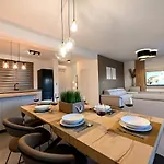 Nostro Porto With Pool Villa