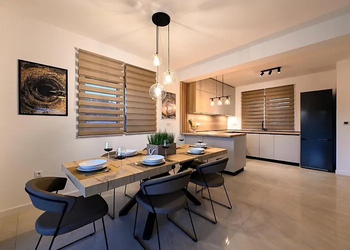 Nostro Porto With Pool Villa *