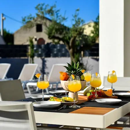 Nostro Porto With Pool Villa Kozino