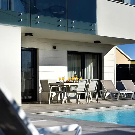 Nostro Porto With Pool *