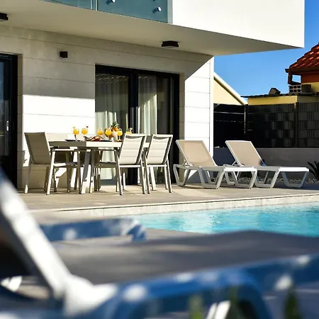 Nostro Porto With Pool Villa Kozino