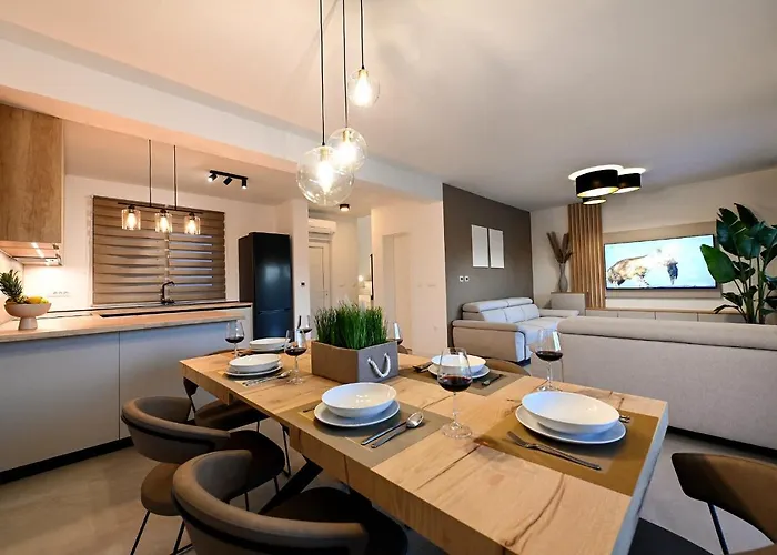 Nostro Porto With Pool Vila
