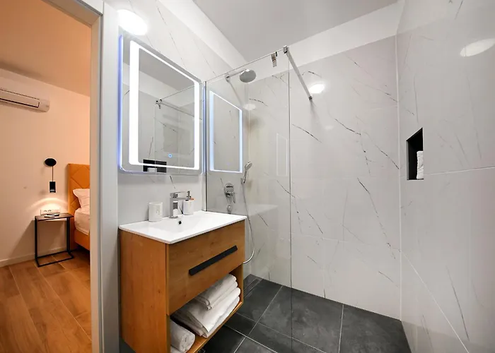 빌라 Nostro Porto With Pool