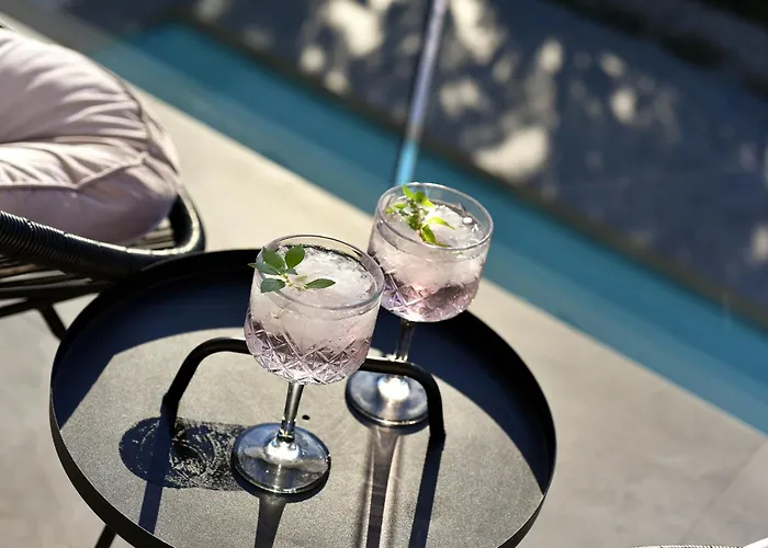 Nostro Porto With Pool *