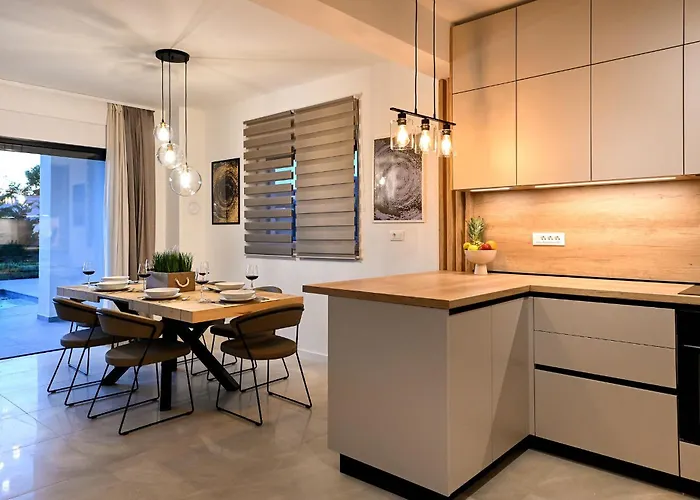 빌라 Nostro Porto With Pool Kožino